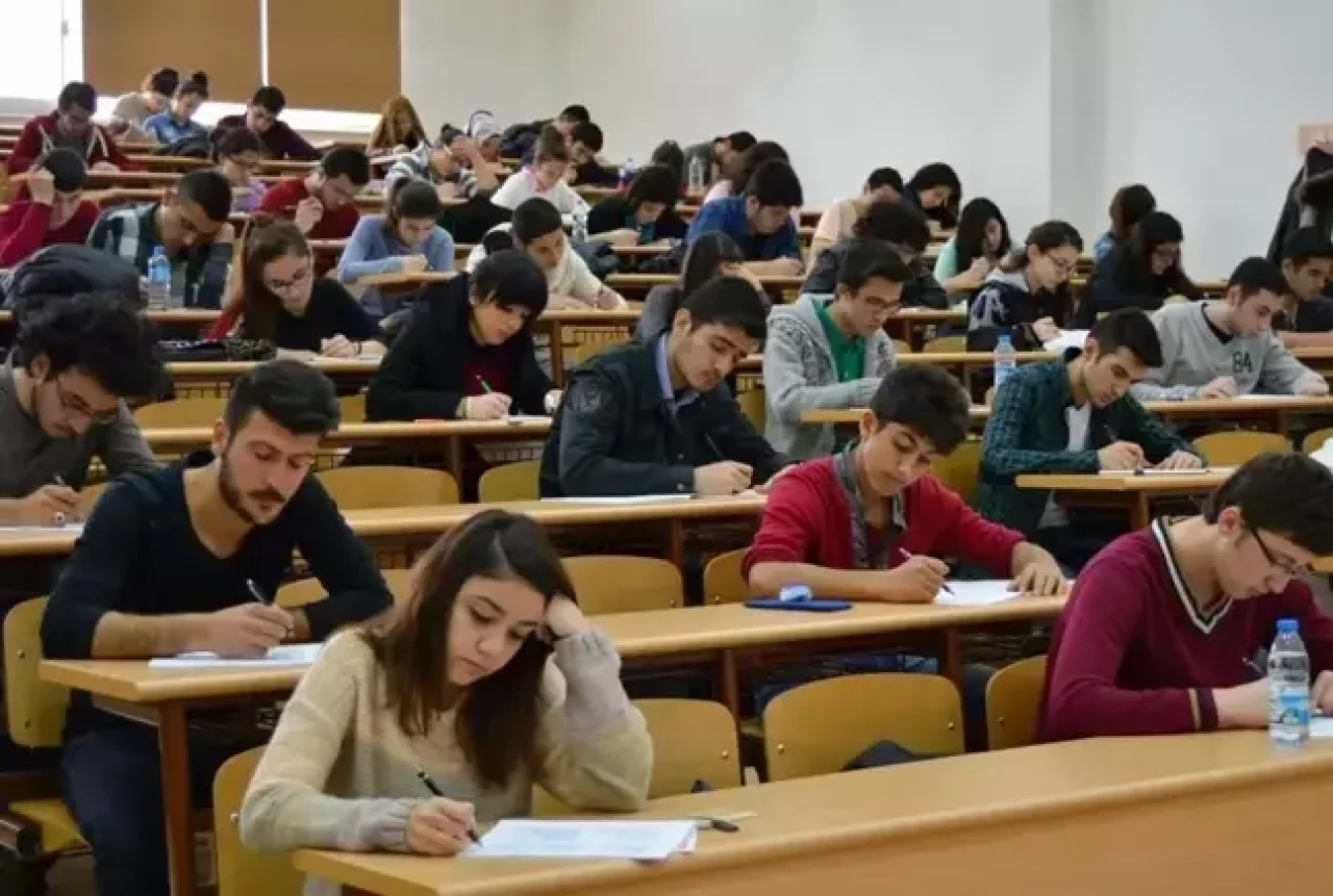 Bakan duyurdu: Hukuk fakültelerine giriş için baraj yükseltildi!