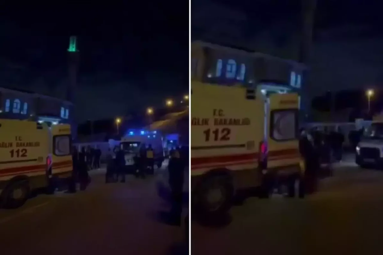 Teravihte korku dolu anlar: Cemaat apar topar hastaneye kaldırıldı