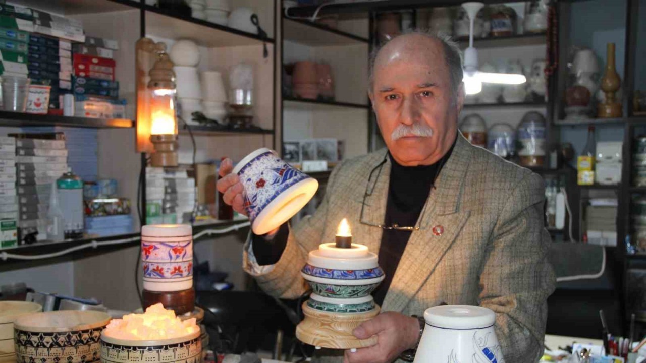 Çankırı’nın Tuz Sanatı: 70 Yaşındaki Usta 17 Yıldır Sanatını İşliyor!
