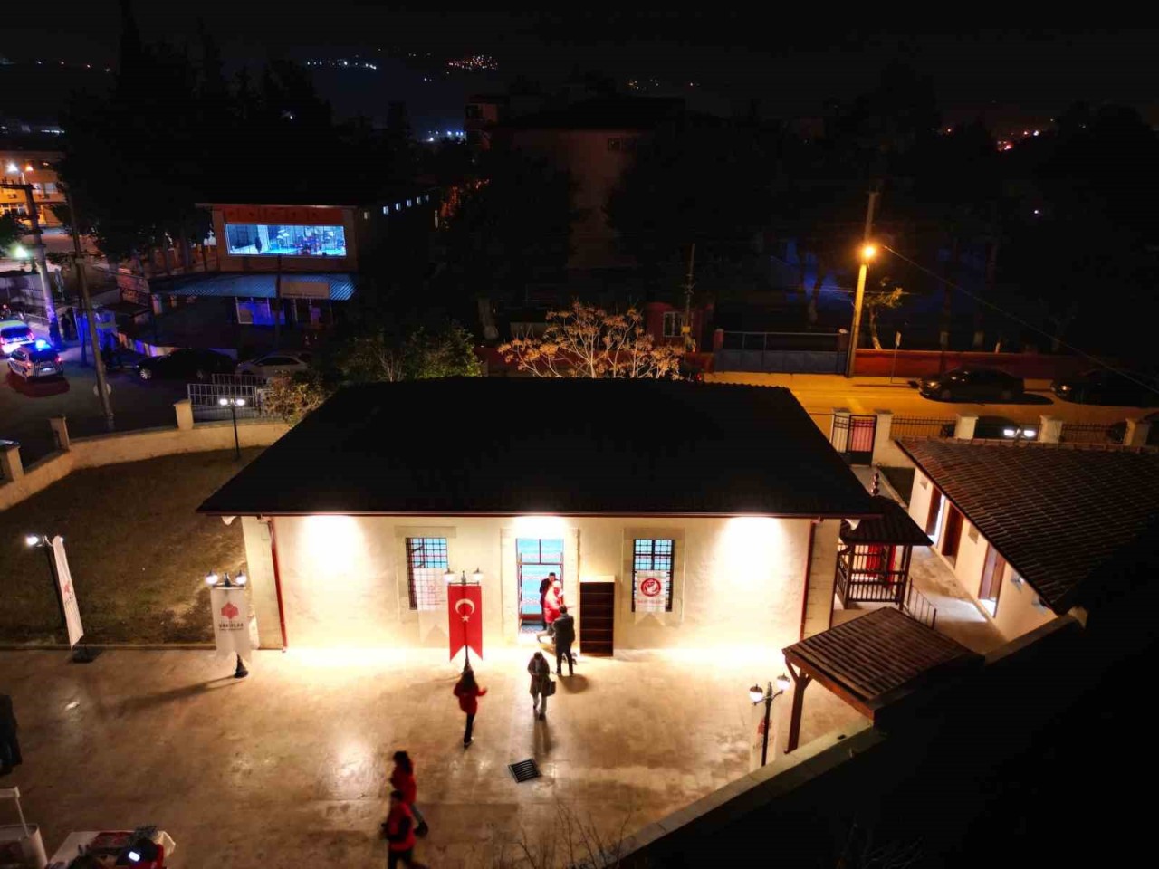 Hatay’da Depremde Hasar Gören Tarihi Nardüzü Camii İbadete Açıldı