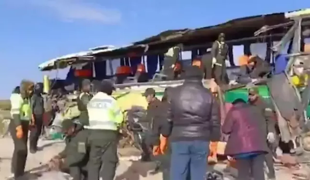 Bolivya'da otobüs kazası: 37 ölü,  39 yaralı