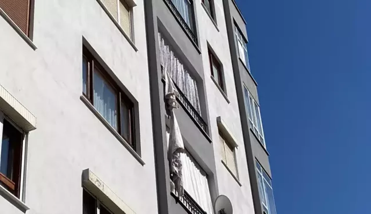 Konya’da film gibi olay: Çarşaflarla balkondan inerken zemine çakıldı!