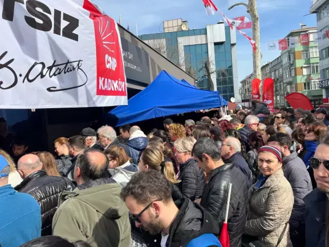 CHP'de ön seçim: Sandıklara yoğun ilgi