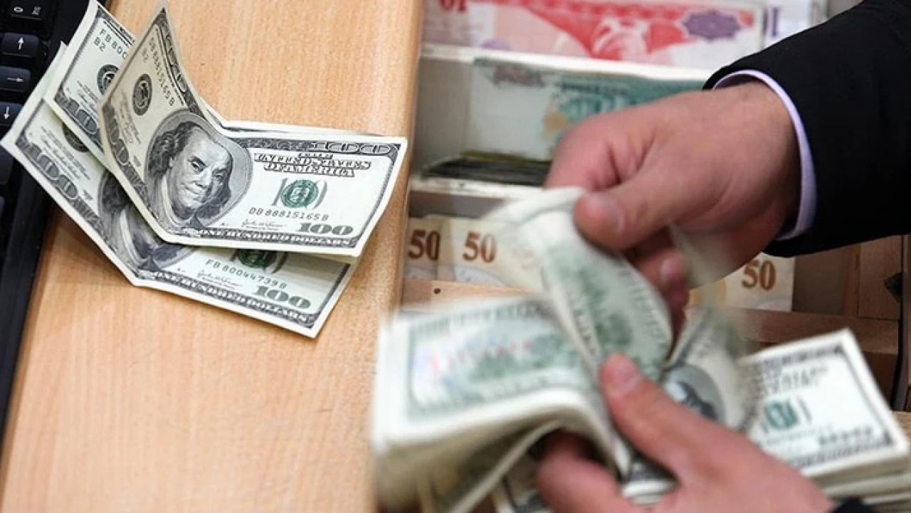 Dolar ve Euro haftaya hızlı başladı!  İstanbul serbest piyasada rakamlar...