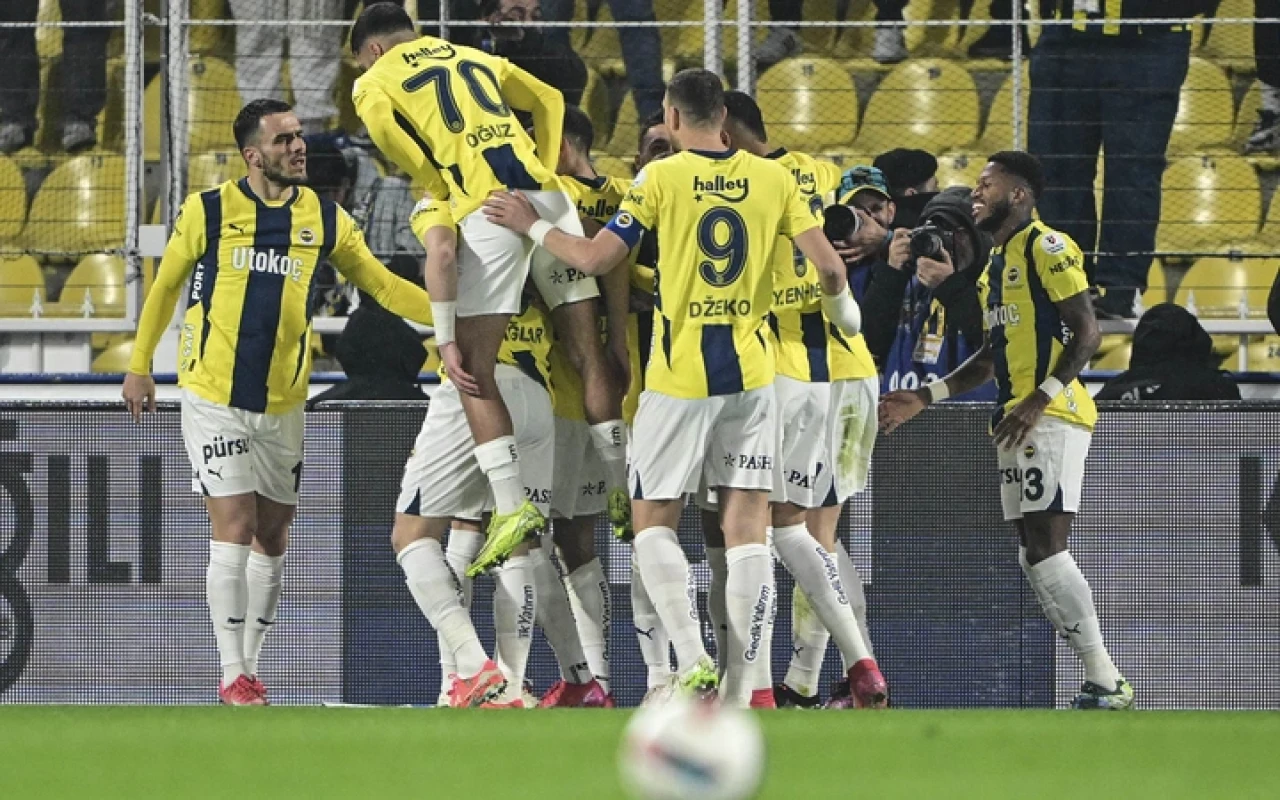 Fenerbahçe'den gidecek ilk futbolcu belli oldu!