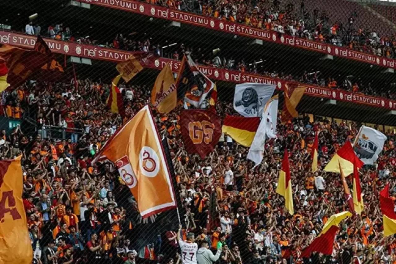 Galatasaray'ın yıldızına büyük şok! Forma giymeyecek
