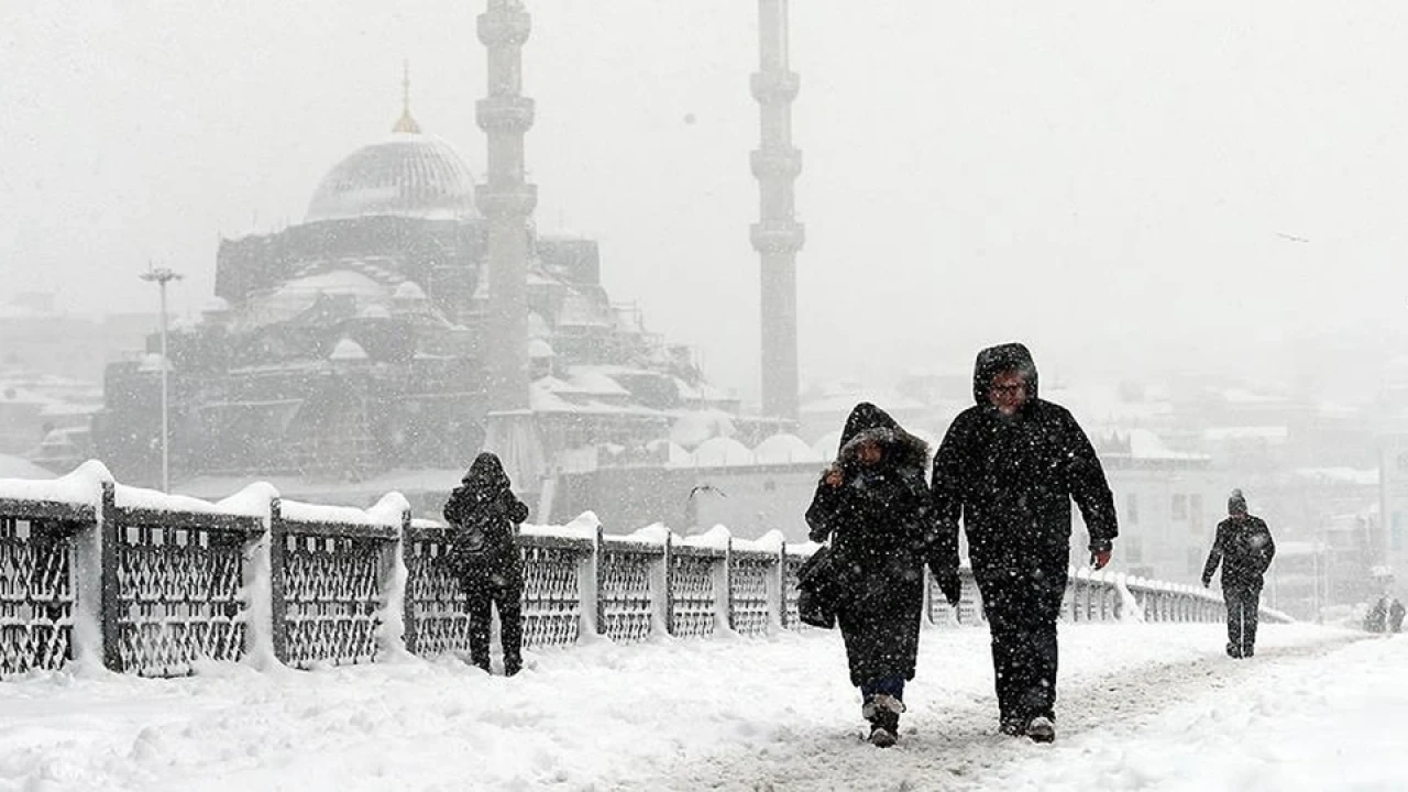 Kar ve soğuk hava İstanbul'a geri geliyor!