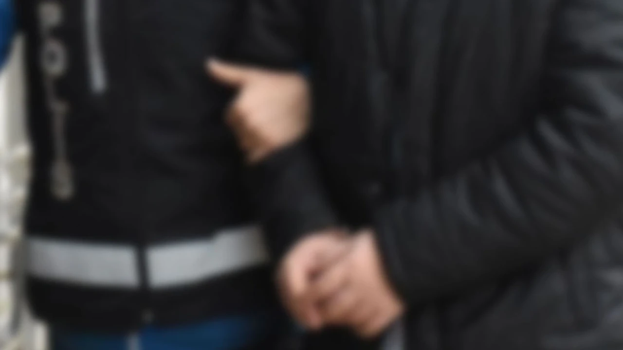 Öld.rdüğü kız arkadaşını naylon poşetle sakladı