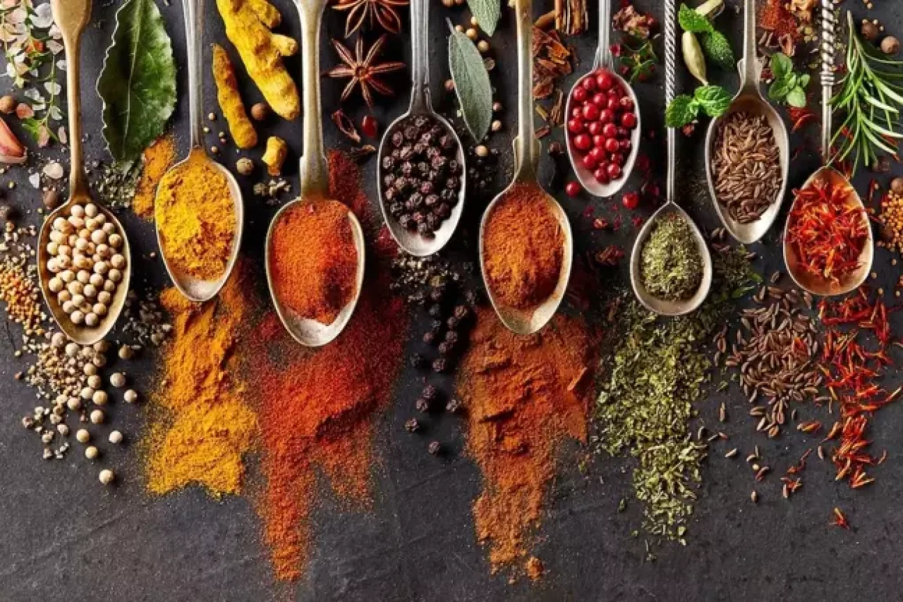 Vatandaş neye güvenecek? Ünlü zincir markette satılan baharat da kara listeye girdi