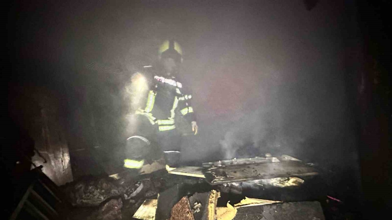 Mersin’de ev yangını