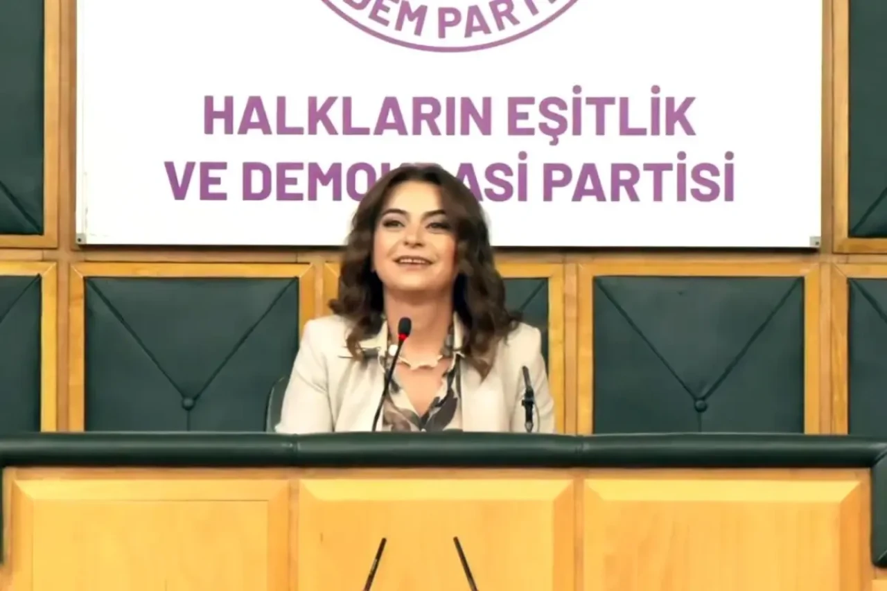 TBMM'de bir ilk: DEM Partililer "Biji Serok Apo" sloganları attı