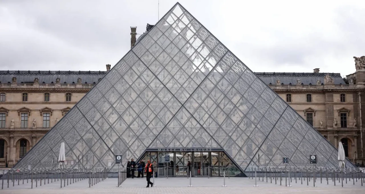 Louvre soygununda 2 şüpheli gözaltına alındı