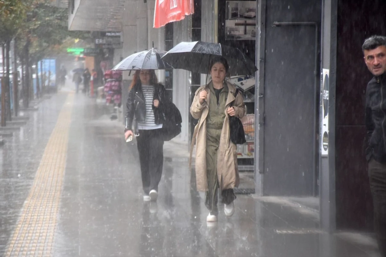 Meteoroloji’den uyarı: 12 ilde sarı kodlu alarm! Karla karışık yağmur geliyor