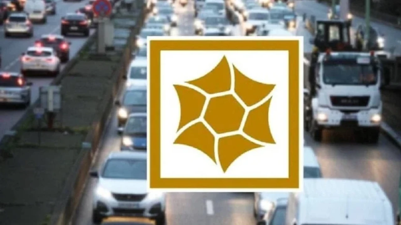 Trafikte şaşırtan yeni levha: İşte tabeladaki sarı çiçeğin anlamı