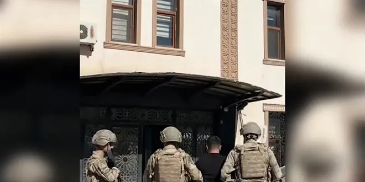 Türk Bayrağı'na yönelik saygısız paylaşımı beğenen şahıs gözaltına alındı