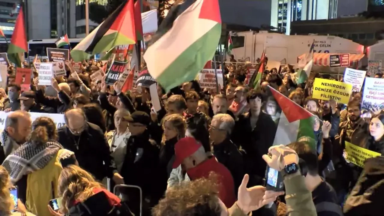 İstanbul’da İsrail Başkonsolosluğu önünde protesto