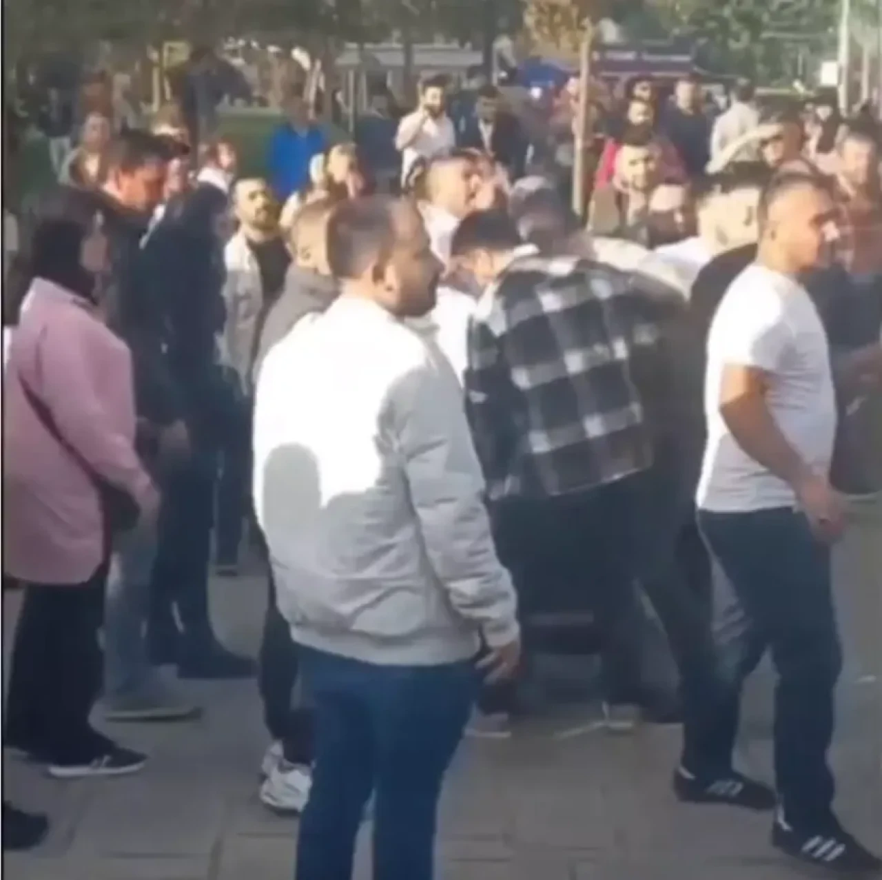 Lisede taciz iddiası ortalığı karıştı: Şüpheli bıçak çekti