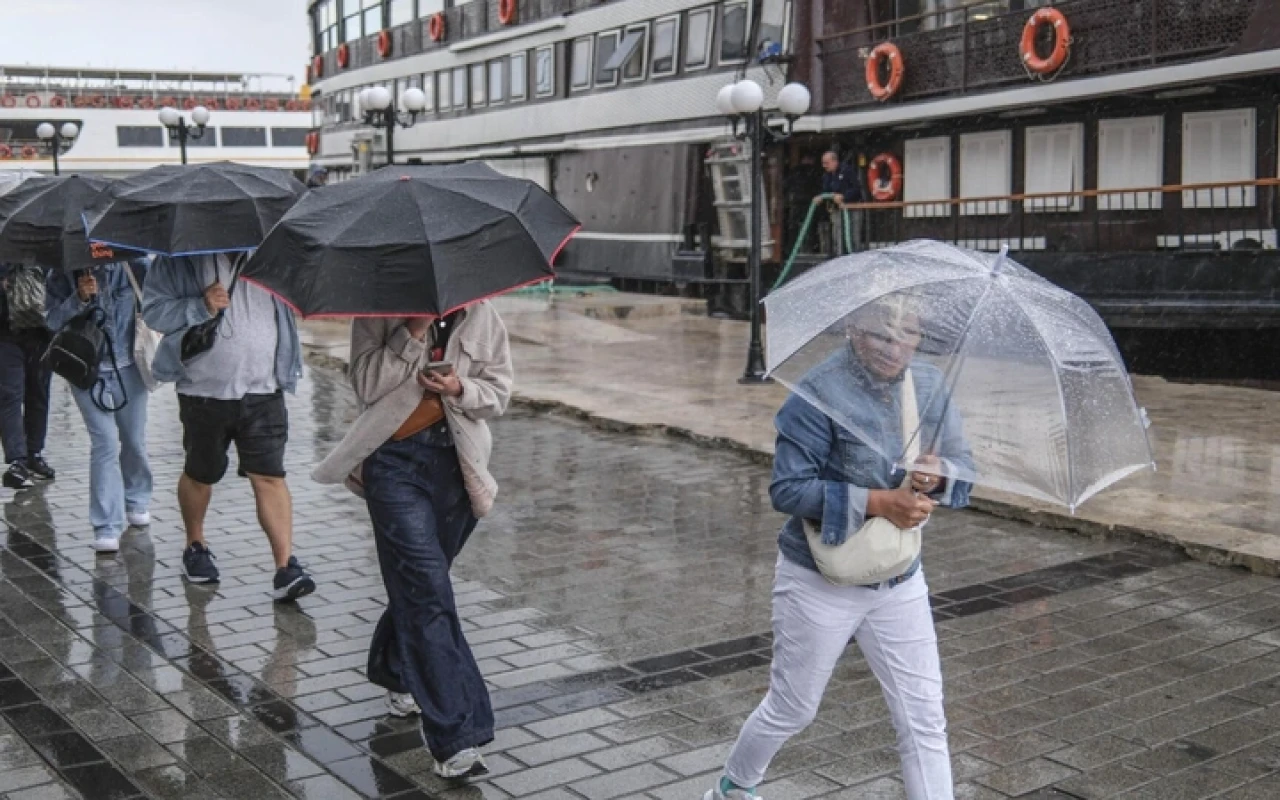 Meteoroloji Marmara ve Ege'yi uyardı! Kuvvetli yağışa dikkat, vatandaşları uyardı!