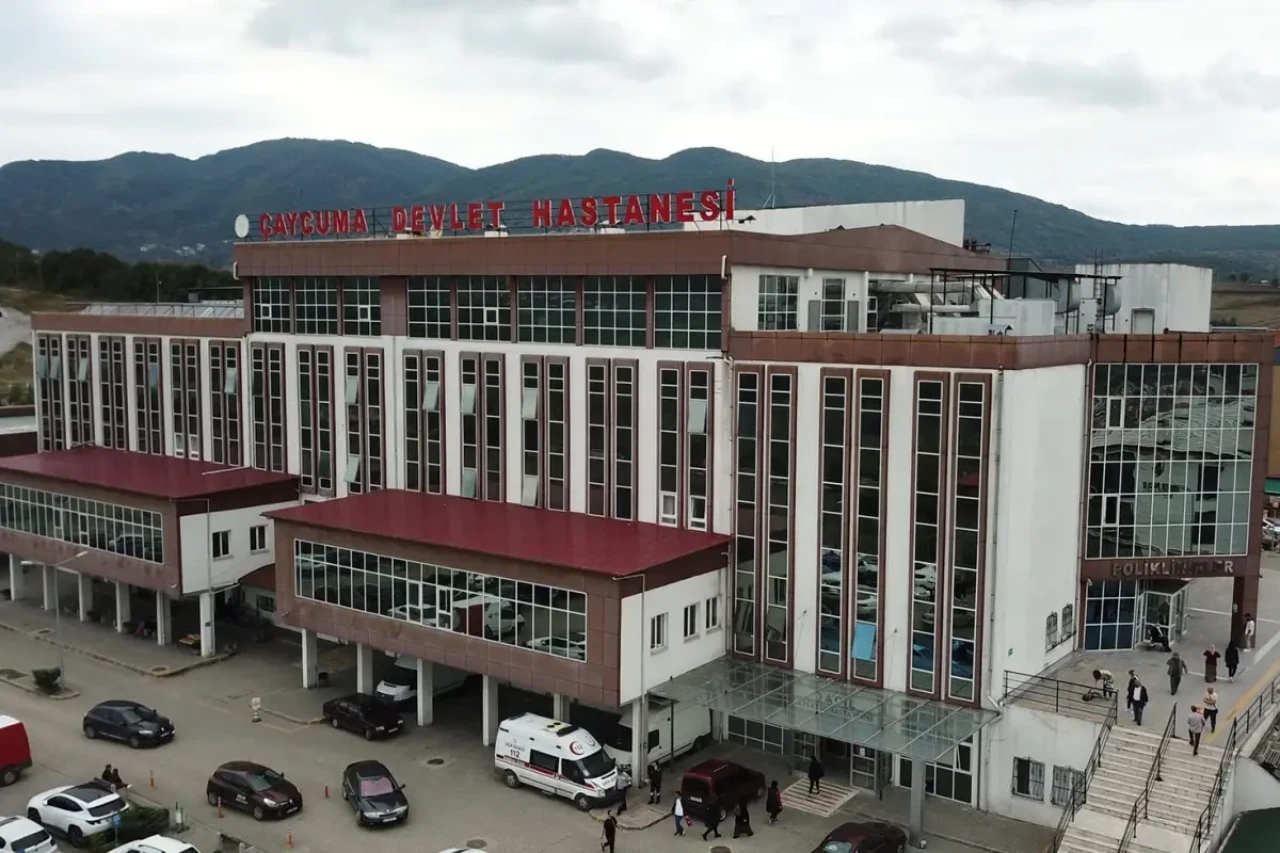 16 yaşındaki çocuk, ağrı şikayetiyle gittiği hastanede doğum yaptı