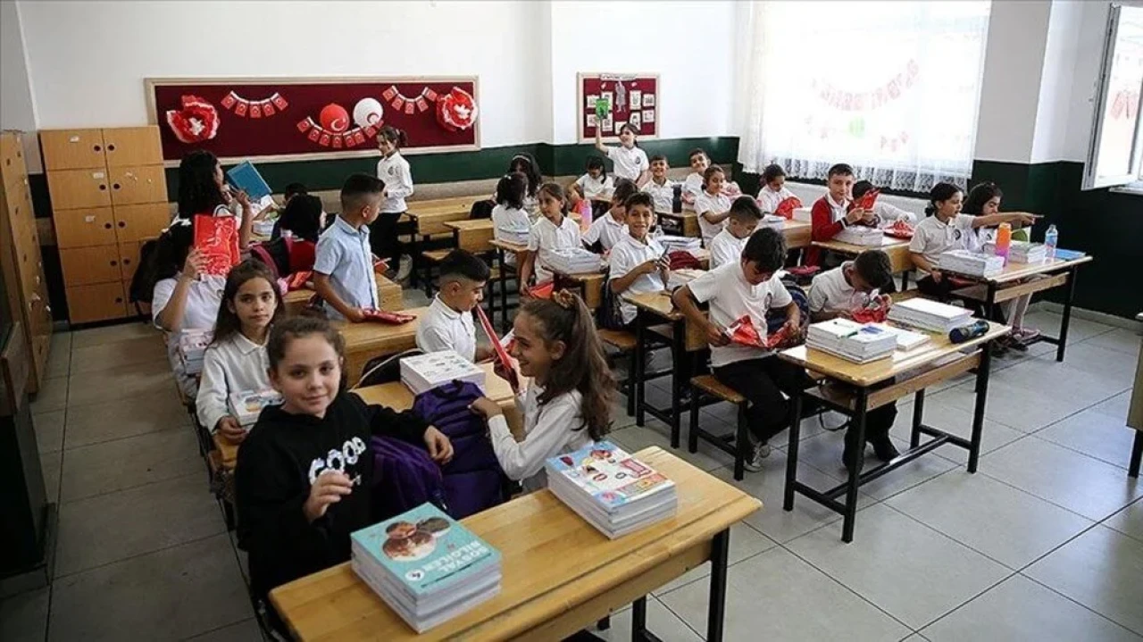 İstanbul'da okullar saat 16.00'dan itibaren tatil edildi