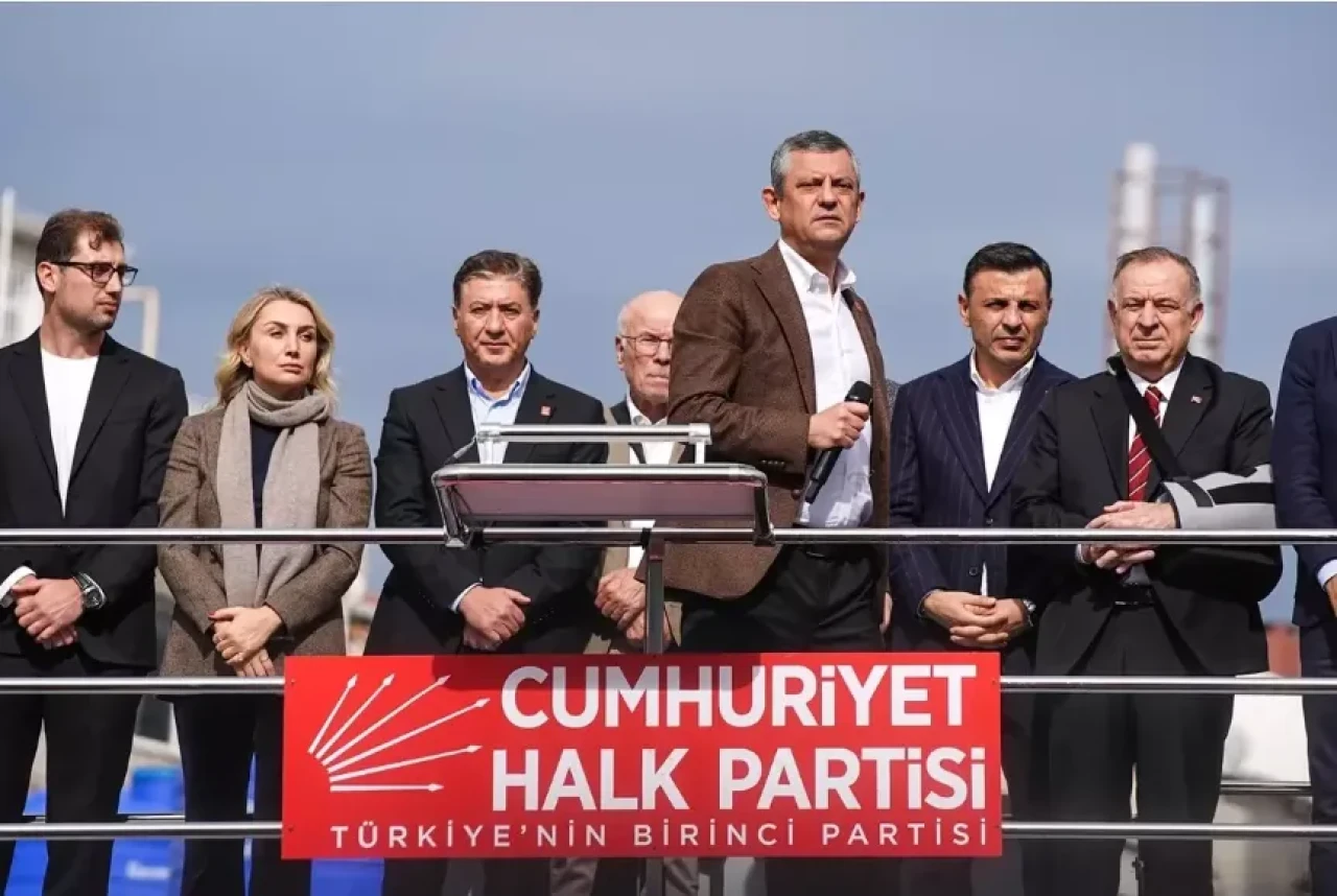 CHP Lideri Özgür Özel'den İmamoğlu'na Destek!