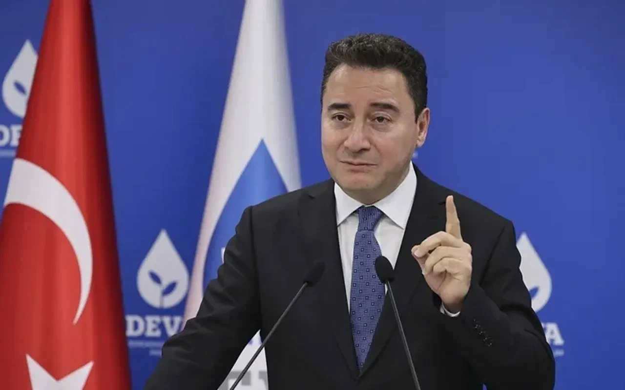 Ekonominin başına mı geçiyor? Ali Babacan'dan açıklama geldi