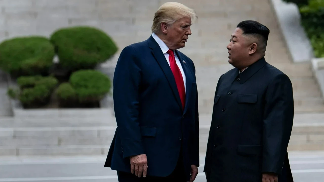 Kuzey Kore’den ABD’ye meydan okuma! Trump ziyareti öncesi füze denemesi