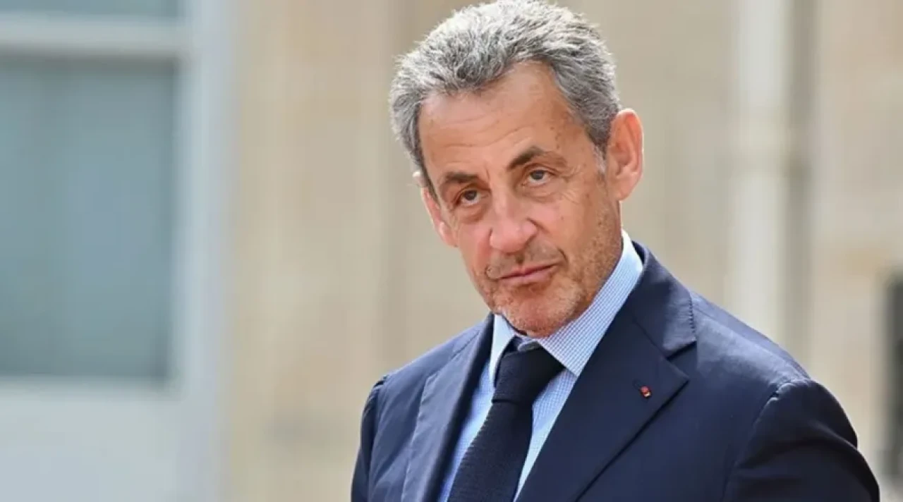 Eski Fransa Cumhurbaşkanı Nicolas Sarkozy yarın hapse giriyor
