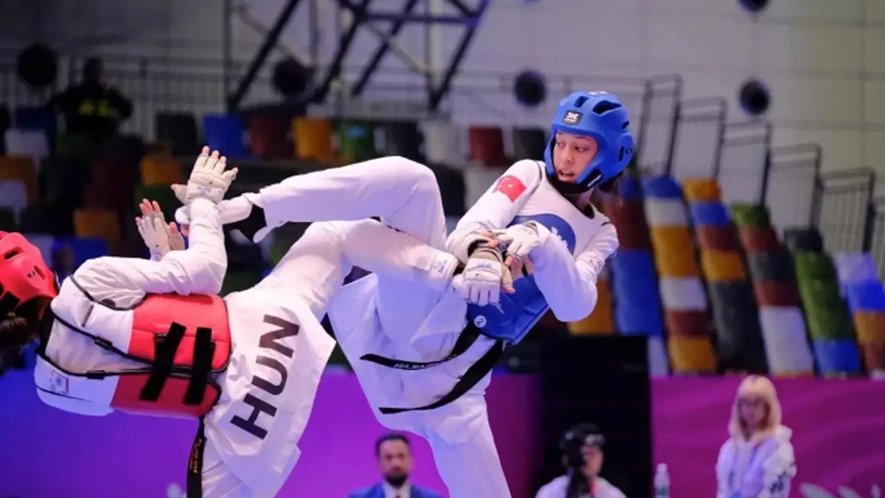 Milli Tekvandocu Emine Göğebakan, Dünya Şampiyonu oldu