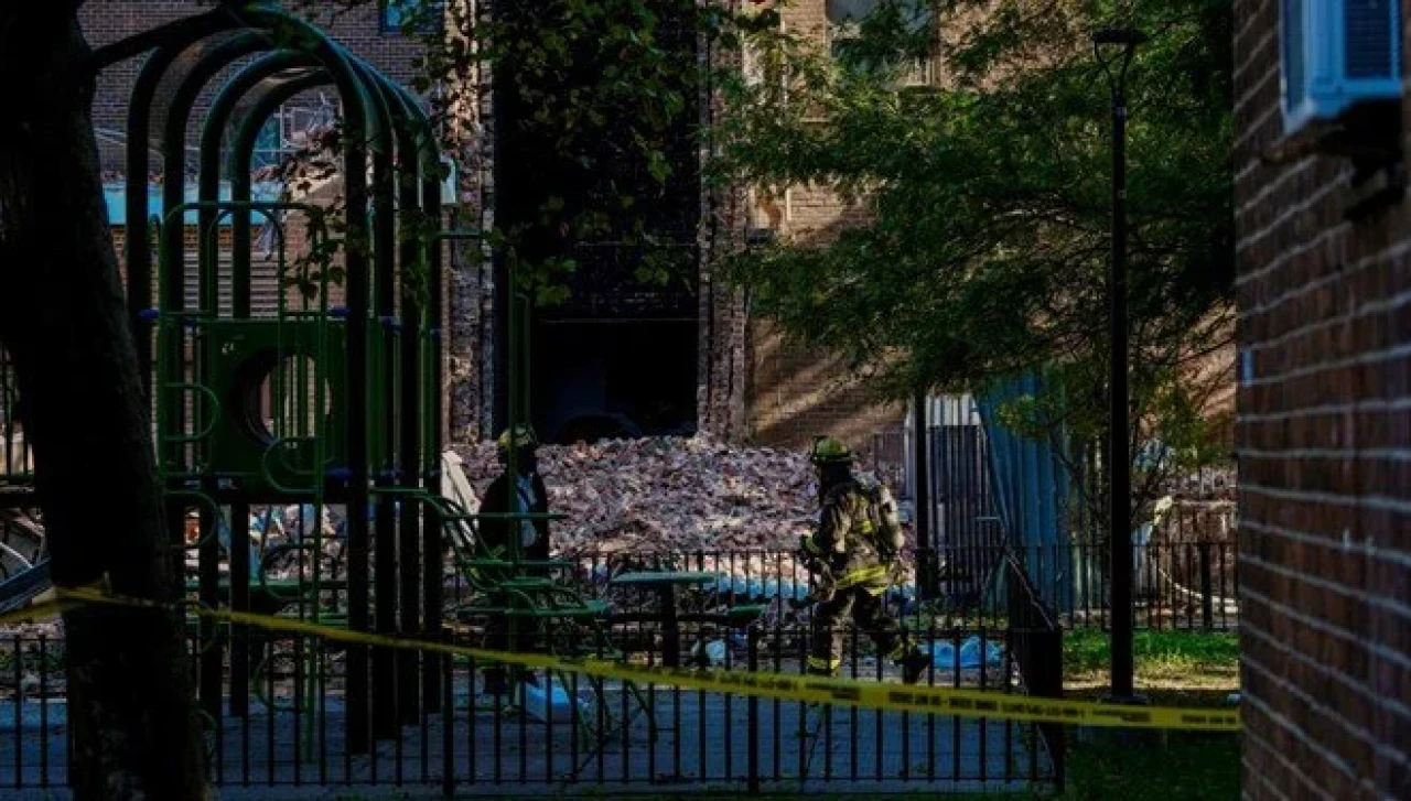 New York’ta 17 katlı apartmanda kısmi çökme: Can kaybı yok