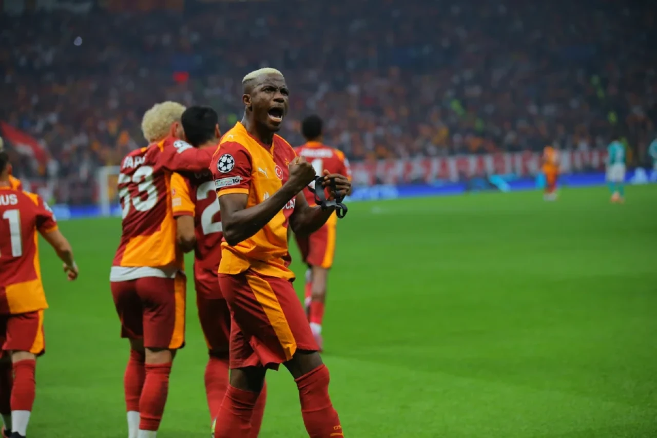 Galatasaray'dan Liverpool'a olay cevap! Anında binlerce beğeni aldı