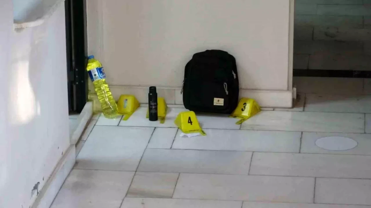 Malatya'da şüpheli çanta alarmı: Cami tuvaletinde benzin dolu şişe