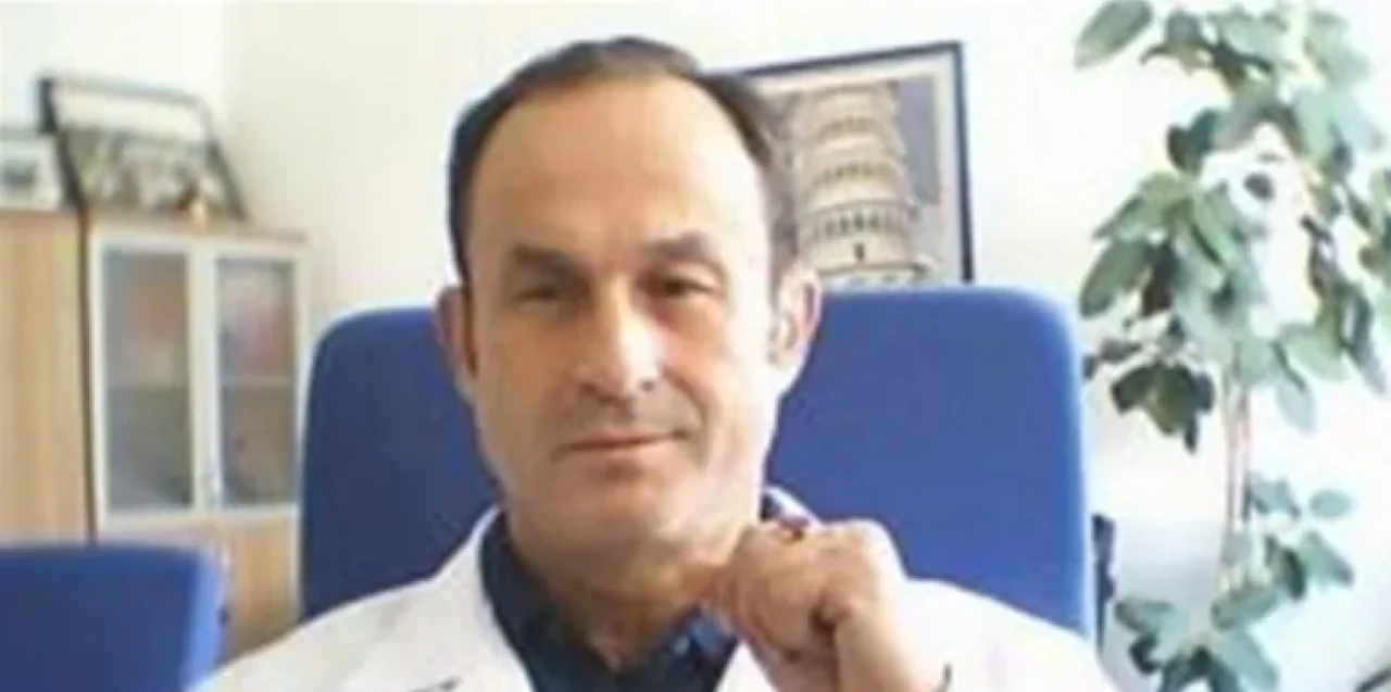 Aracını kullanırken kalp krizi geçiren profesör hayatını kaybetti