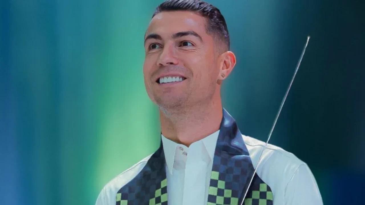 Ronaldo yeni işiyle futbol tarihinin ilk milyarderi oldu