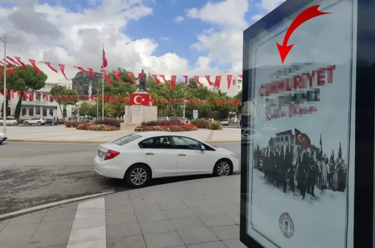 29 Ekim afişlerinde "Cumhuriyet" yanlışı: Valilik anında yeniledi