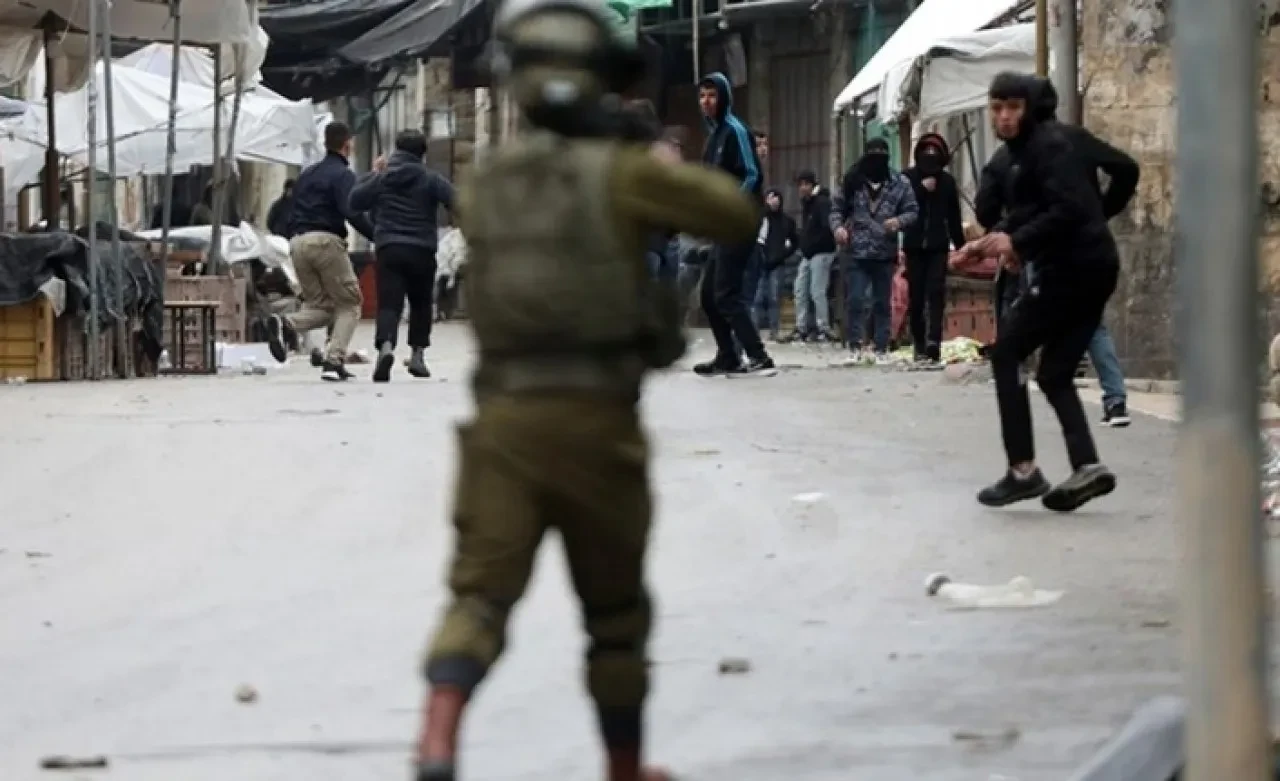 Cenin'de İsrail askerlerinden silahlı baskın: 2 Filistinli ağır yaralandı