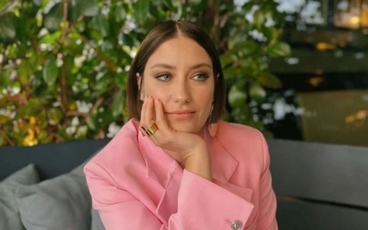 Hazal Kaya lüks mutfağını paylaştı! Sosyal medyada eleştiri yağmuruna tutuldu