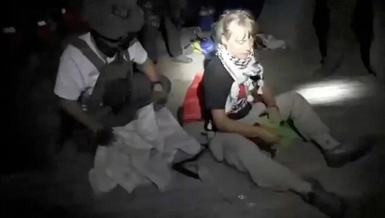 Greta Thunberg, İsrail tarafından Yunanistan’a sınır dışı ediliyor