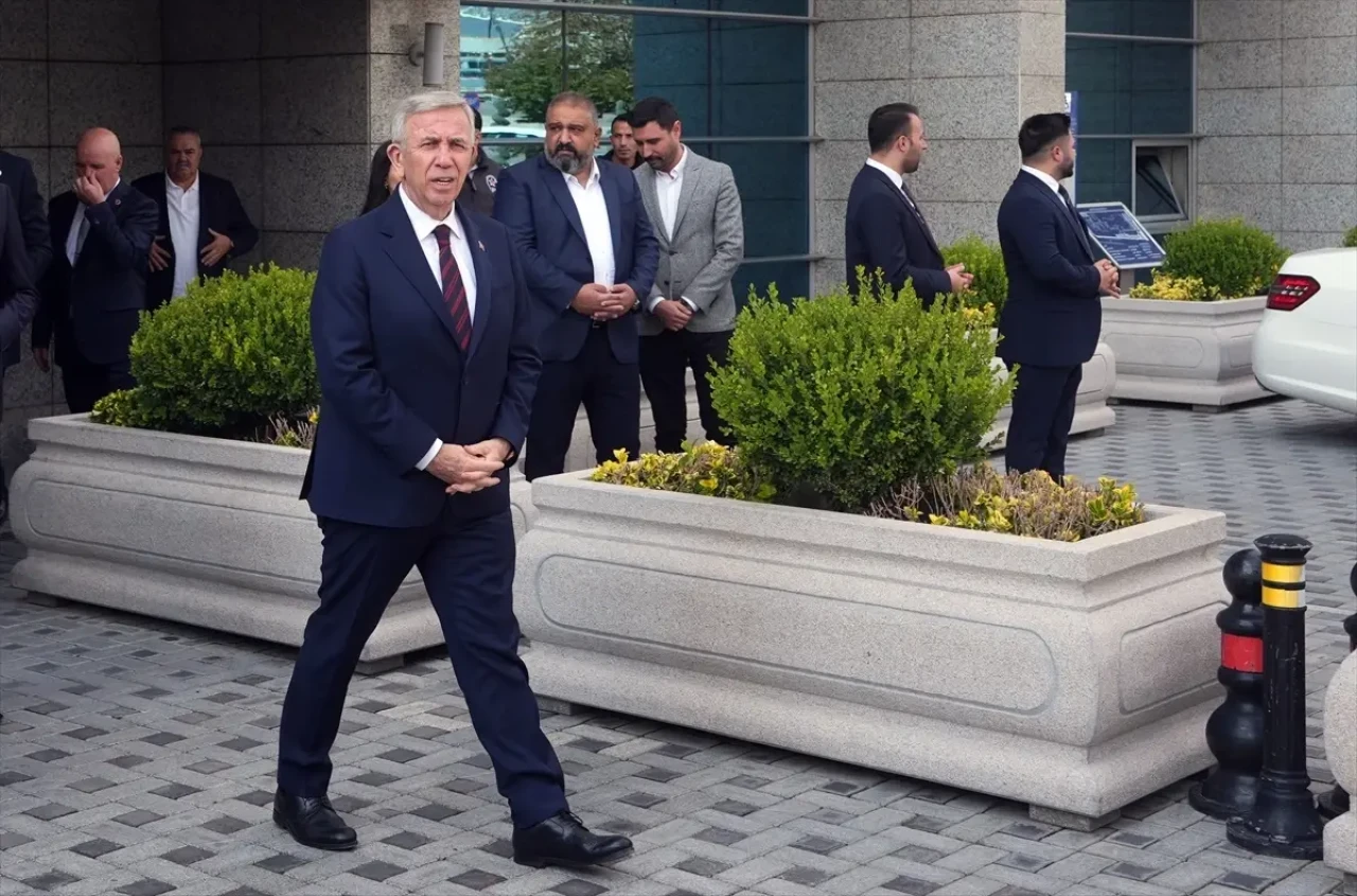 İYİ Parti Genel Başkanı Dervişoğlu’ndan Mansur Yavaş’a destek