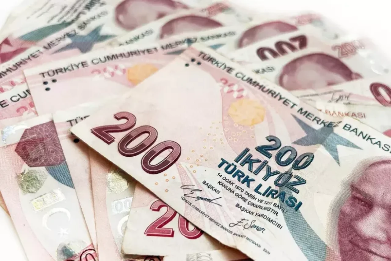 Eski Merkez Bankası Başkan Yardımcısına tutuklama: 200 liranın üstünde imzası vardı!