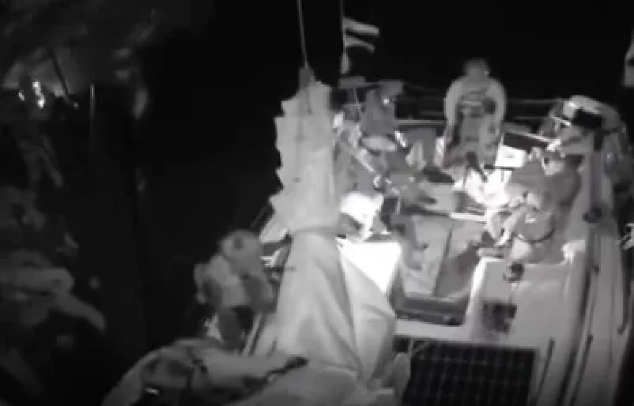 İsrail ordusu, Özgürlük Filosu'na saldırıp aktivistleri alıkoydu