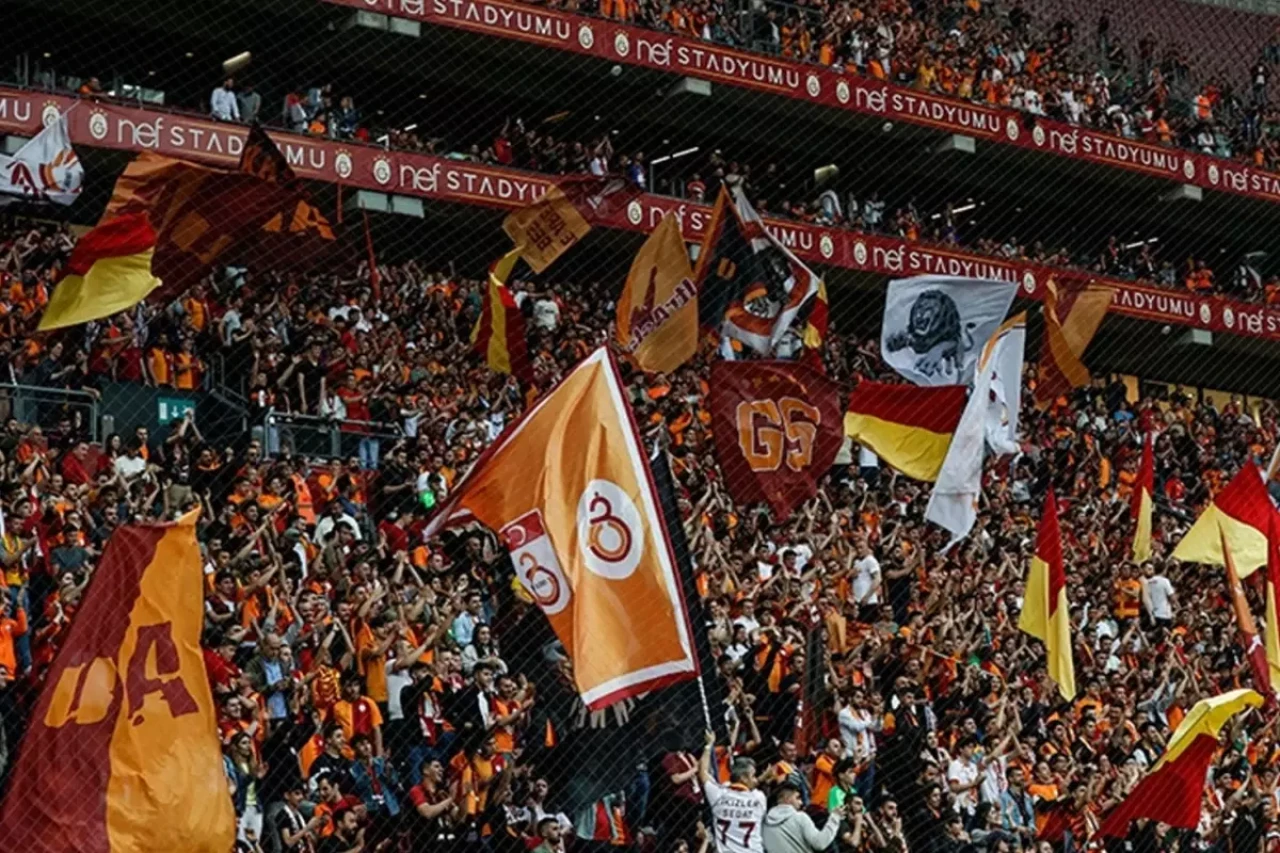 Dünyaca ünlü futbolcudan Galatasaray'a yeşil ışık