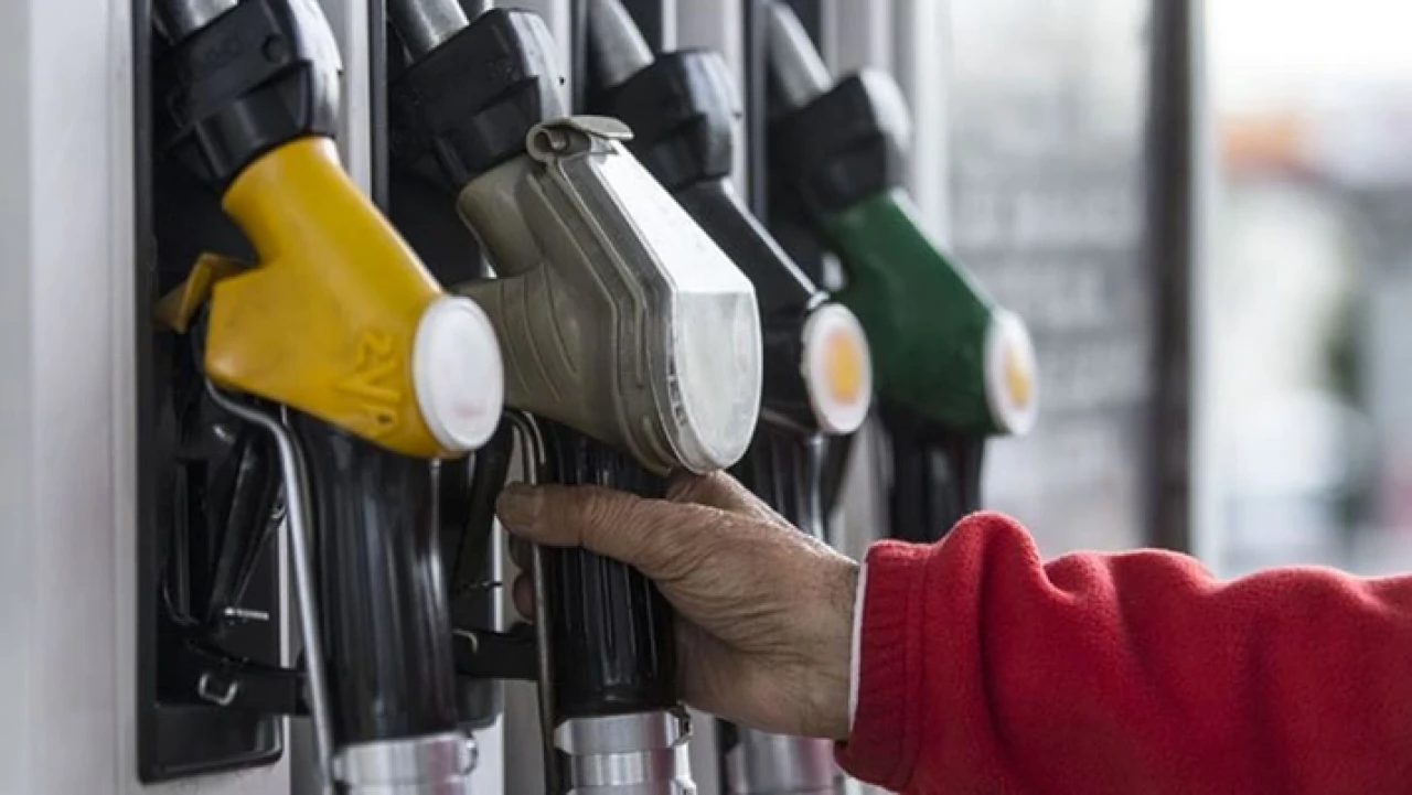 Akaryakıtta indirim müjdesi! Hem benzin hem de motorin de fiyat değişiyor
