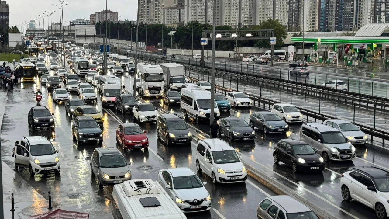 Eski tip ehliyetlerde son hafta! Yenilemeyenler 500 katı ücret ödeyecek