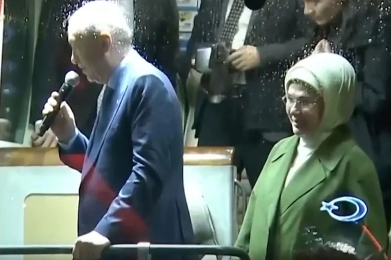 Cumhurbaşkanı Erdoğan'ın kendisine "Reis" diye seslenen vatandaşa verdiği yanıt gündem oldu