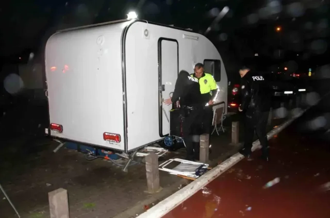 Gölde karavanda yaşıyordu! Yaşlı adamdan haber alınamıyor