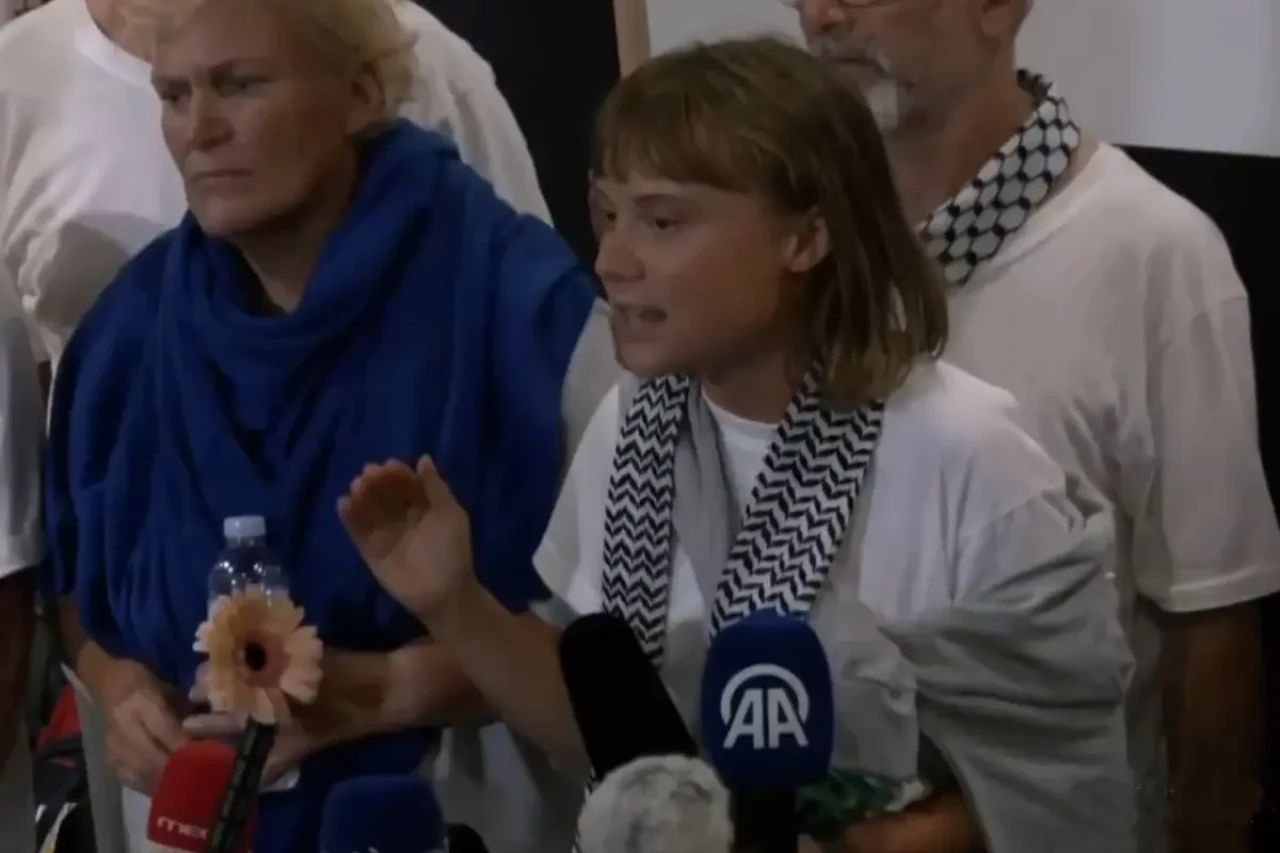 Greta Thunberg Yunanistan'da: “Gazze’de soykırımı durdurmak bize düşüyor”