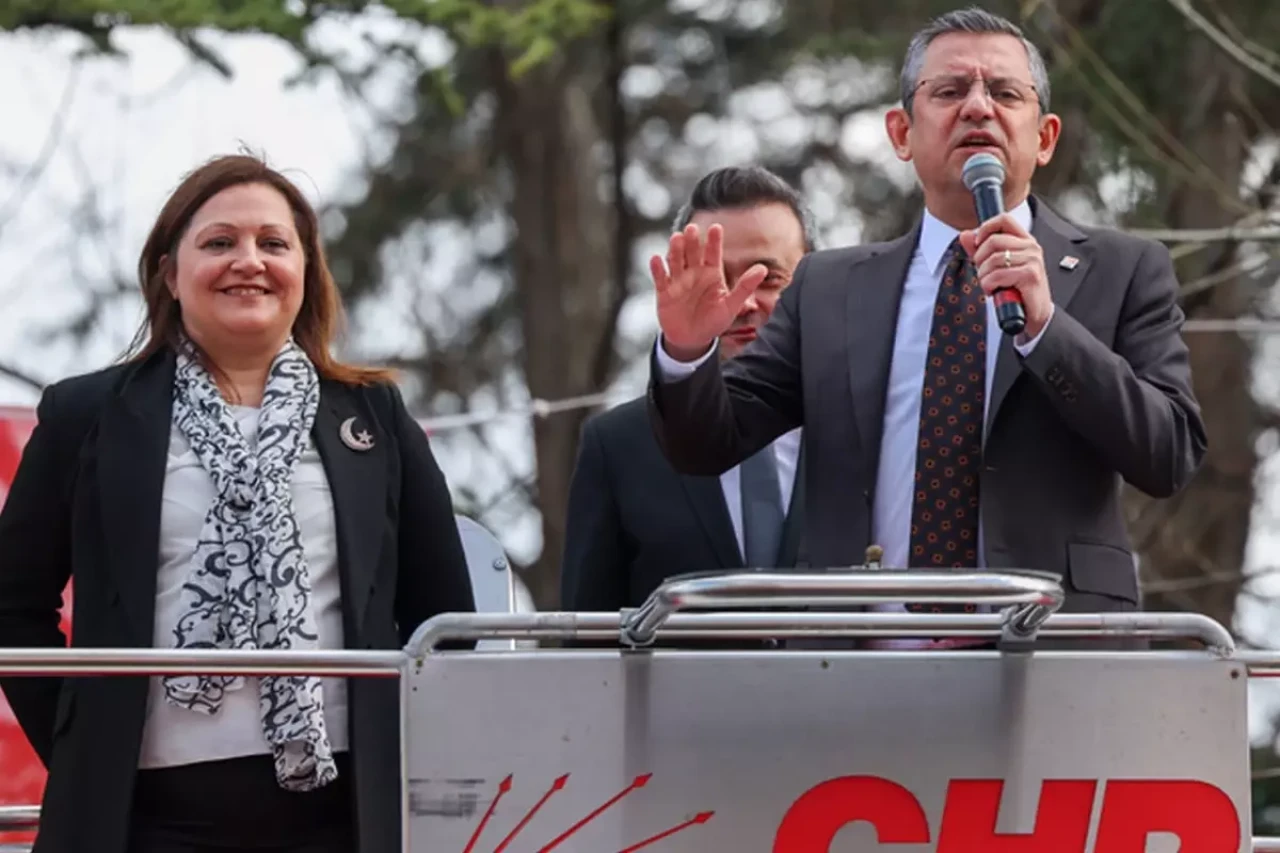 AK Parti'ye geçeceği öne sürülen Burcu Köksal'dan iddiaları güçlendiren hareket
