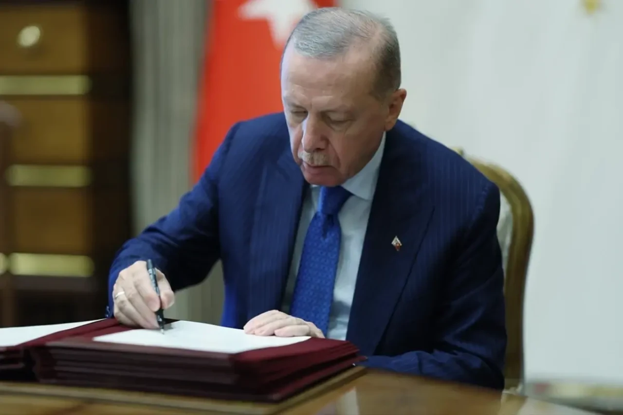 Cumhurbaşkanı Erdoğan imzaladı, 20 kişi ve kurumun mal varlıkları donduruldu