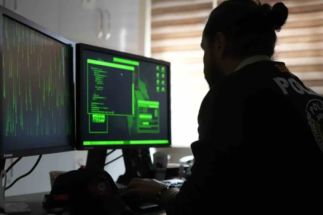 PTT ve HGS sistemleri üzerinden dolandırıcılık: MİT'ten siber suç örgütüne operasyon!